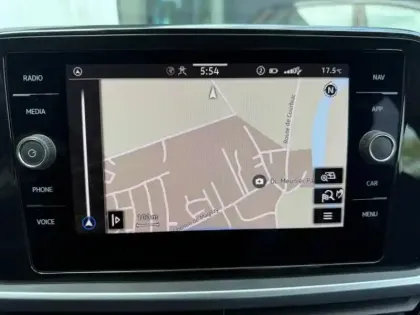 Photo 18 Volkswagen T-roc  1.0 TSI 110ch Life Plus