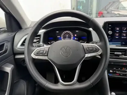 Photo 13 Volkswagen T-roc  1.0 TSI 110ch Life Plus