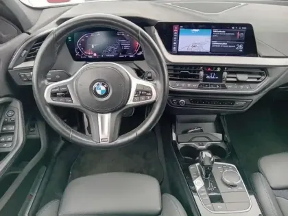 Photo 11 BMW Serie 1 Série 1 118iA 136ch M Sport DKG7