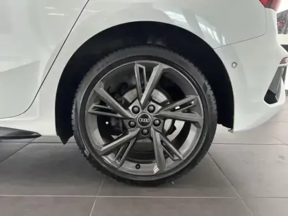 Photo 6 Audi A3  Sportback 35 TDI 150ch S line S tronic 7