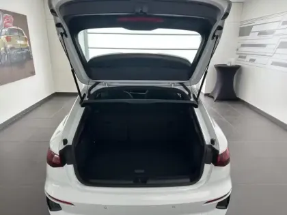 Photo 8 Audi A3  Sportback 35 TDI 150ch S line S tronic 7