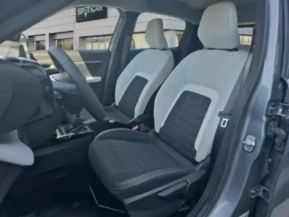 Photo 9 Citroën C3  1.2 Hybride 100ch MAX