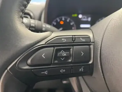 Photo 13 Toyota Yaris  120 VVT-i Dynamic Business 5p MC24