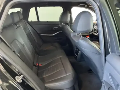 Photo 12 BMW Serie 3 Série 3 Touring 330eA 292ch M Sport