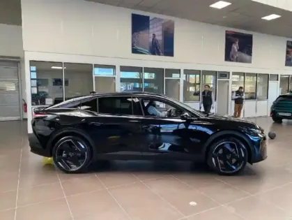 Photo 18 Peugeot 408  Hybrid 145ch GT e-DCS6