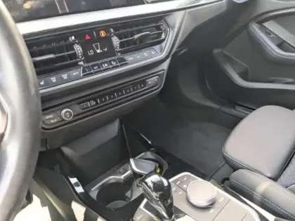 Photo 15 BMW Serie 1 Série 1 118iA 136ch M Sport DKG7