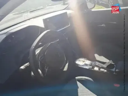 Photo 14 Peugeot 208  e- 156ch 54 kWh Allure