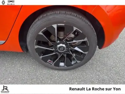 Photo 7 Renault Clio  1.6 E-Tech 145ch full hybrid esprit Alpine - 24