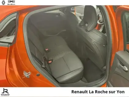 Photo 13 Renault Clio  1.6 E-Tech 145ch full hybrid esprit Alpine - 24