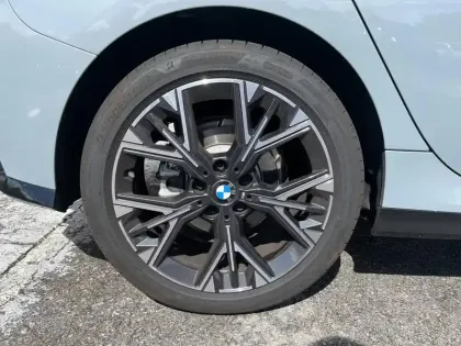 Photo 11 BMW Serie 1 Série 1 116A 122ch M Sport Design DKG7