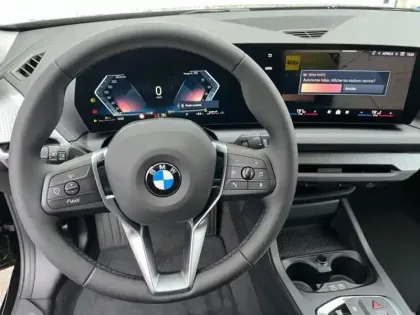 Photo 12 BMW Serie 1 Série 1 116A 122ch M Sport Design DKG7