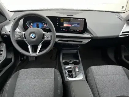 Photo 26 BMW Serie 1 Série 1 116A 122ch M Sport Design DKG7