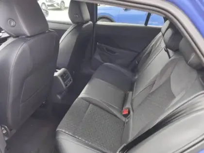 Photo 14 Volkswagen T-roc  1.5 eTSI 150ch R-Line DSG7