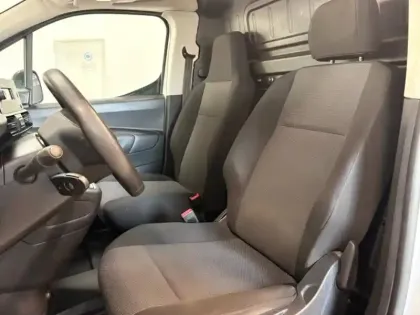 Photo 11 Peugeot Partner  Standard 650kg BlueHDi 75ch Premium 4cv