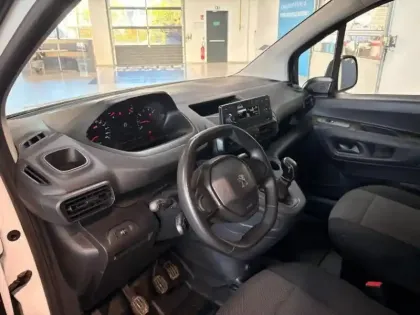 Photo 12 Peugeot Partner  Standard 650kg BlueHDi 75ch Premium 4cv