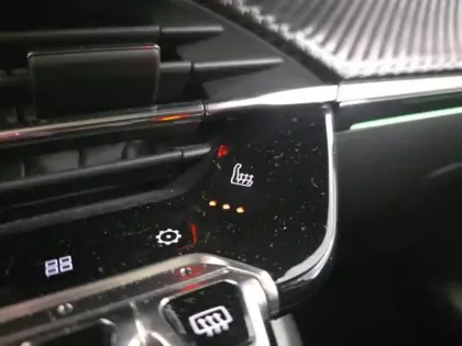 Photo 12 Peugeot 2008  1.2 PureTech 130ch S&S GT EAT8