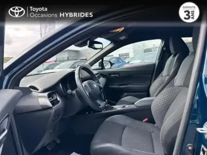 Photo 10 Toyota C-HR  1.8 Hybride 122ch Design E-CVT