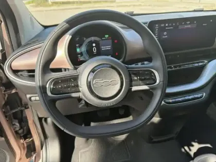 Photo 11 Fiat 500  e 118ch Icône Plus (Pack Magic Eye)