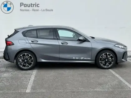 Photo 17 BMW Serie 1 Série 1 116A 122ch M Sport Design DKG7
