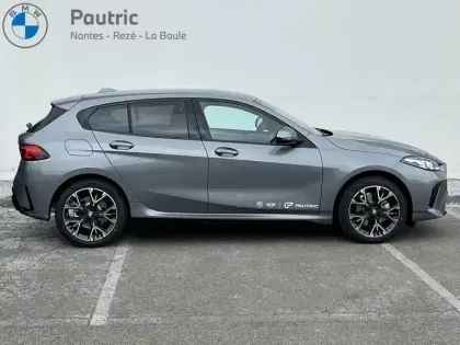 Photo 21 BMW Serie 1 Série 1 116A 122ch M Sport Design DKG7