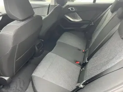 Photo 5 BMW Serie 1 Série 1 116A 122ch M Sport Design DKG7