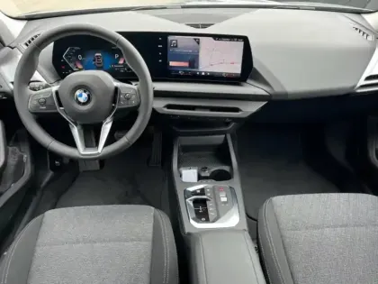 Photo 8 BMW Serie 1 Série 1 116A 122ch M Sport Design DKG7