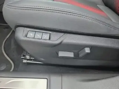 Photo 13 Alfa Romeo Junior  1.2 Ibrida 136ch DCT6