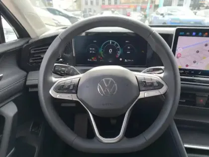 Photo 14 Volkswagen Tiguan  1.5 eHybrid 204ch VW Edition DSG6