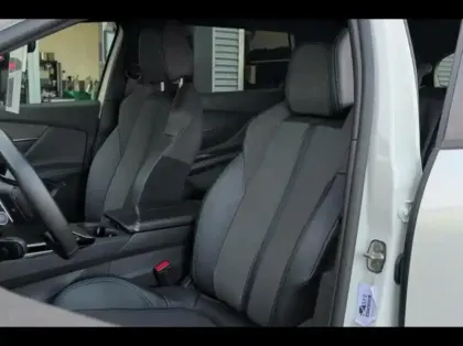 Photo 9 Peugeot 5008  Hybrid 136ch Allure Pack e-DCS6