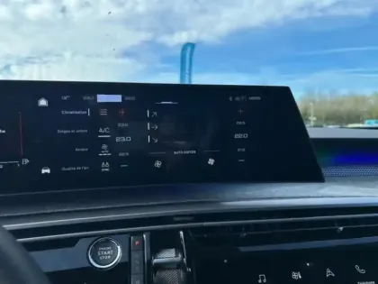 Photo 13 Peugeot 5008  Hybrid 136ch GT e-DCS6