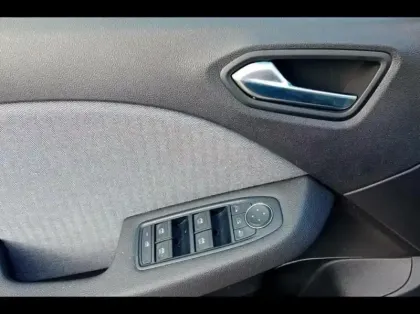 Photo 7 Renault Clio  1.6 E-Tech 145ch full hybrid Techno - 25