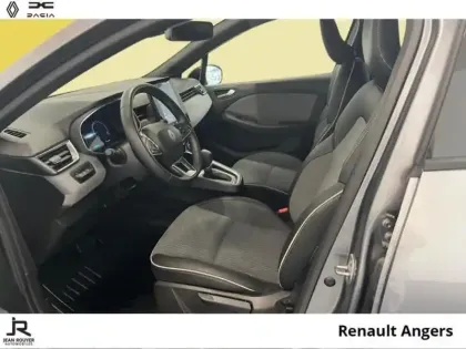 Photo 17 Renault Clio  1.6 E-Tech 145ch full hybrid Techno - 24