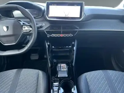 Photo 25 Peugeot 208  e- 136ch Allure