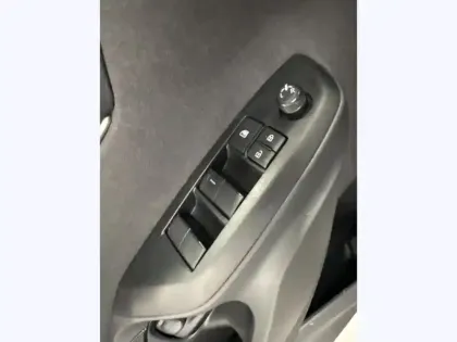 Photo 13 Toyota Yaris Hybride 116h Design MY2