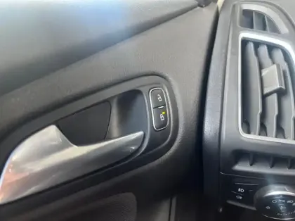 Photo 27 Ford Focus 1.0 EcoBoost 125ch Titanium BVA