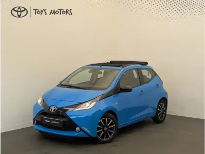 Photo 22 Toyota Aygo Gén. II Ph1 x-wave 2 5