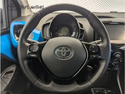 Photo 23 Toyota Aygo Gén. II Ph1 x-wave 2 5