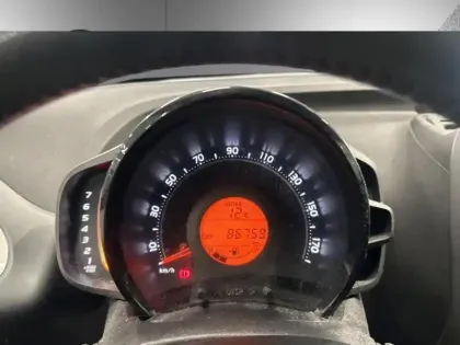 Photo 16 Toyota Aygo x-play 1.0 72 ch