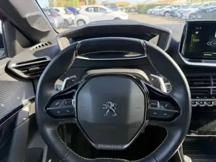 Photo 12 Peugeot 208 GT Line 1.2 100 Ch EAT8 101