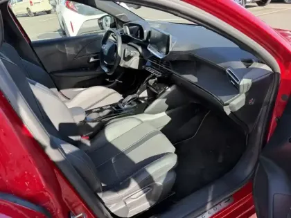 Photo 15 Peugeot 208 GT Line 1.2 100 Ch EAT8 101