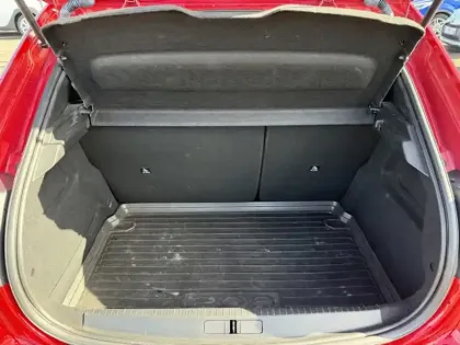 Photo 5 Peugeot 208 GT Line 1.2 100 Ch EAT8 101