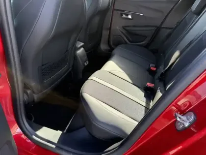 Photo 18 Peugeot 208 GT Line 1.2 100 Ch EAT8 101