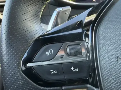 Photo 17 Peugeot 208 GT Line 1.2 100 Ch EAT8 101