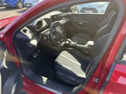 Photo 21 Peugeot 208 GT Line 1.2 100 Ch EAT8 101