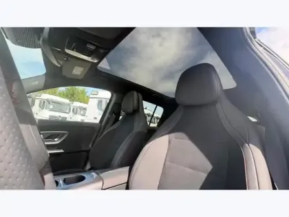 Photo 16 Mercedes GLB 250+ avec technologie EQ Limit