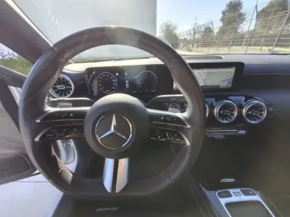 Photo 10 Mercedes CLA  200 d Coupé AMG Line