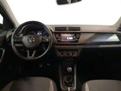 Photo 7 Skoda Fabia COMBI 1.0 TSI 95 ch BVM5 Drive 125 ans