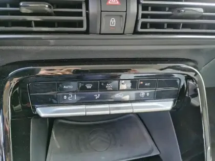 Photo 12 Citroën C3  Turbo 100 ch Manuelle Max