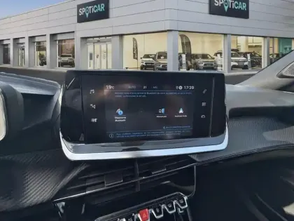 Photo 10 Peugeot 2008  PureTech 130 S&S EAT8 Allure Pack