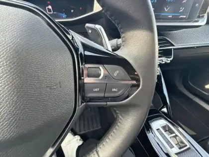 Photo 19 Peugeot 2008  PureTech 130 S&S EAT8 Allure Pack